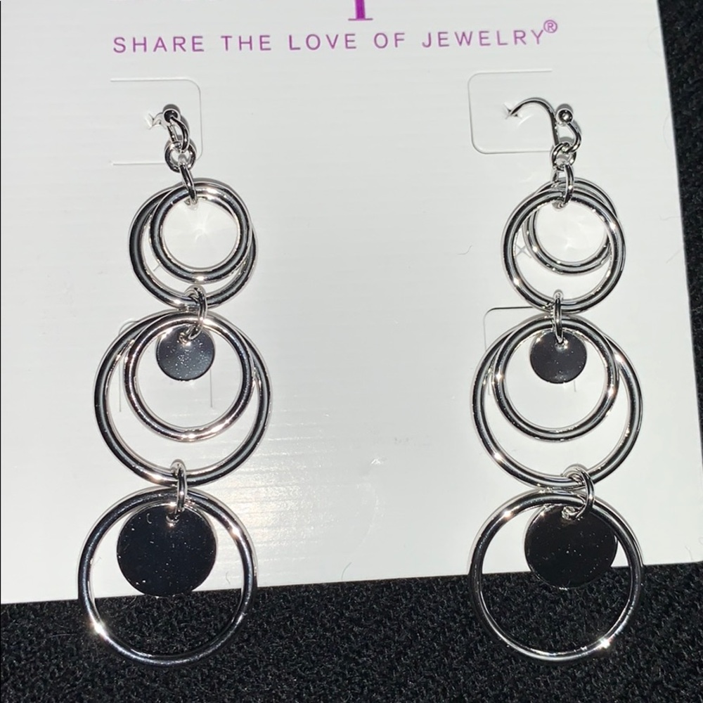 Earring - Picture 2 of 3